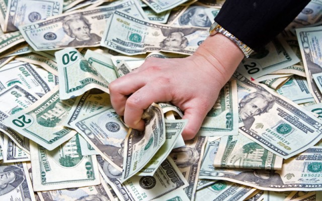 Millions hold half of the personal wealth in the Emirates