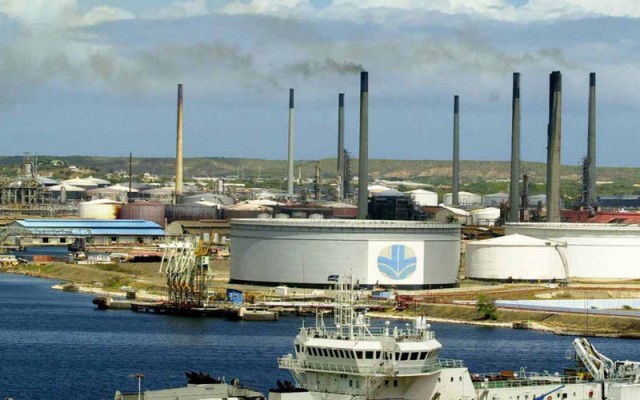 تابعة لـ"أرامكو" تشتري مصنع كمياويات بأمريكا