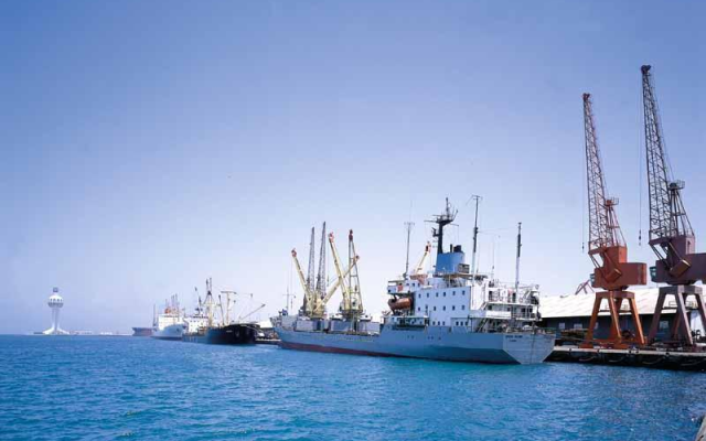 مناولة البضائع بالموانئ السعودية ترتفع 11% في فبراير