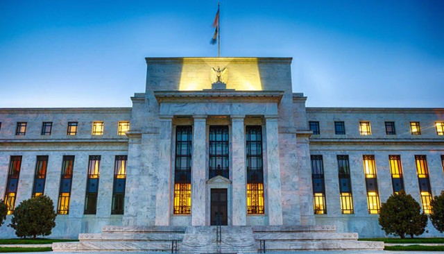 "الفيدرالي" الأمريكي: فيروس كورونا يتسبب في معاناة "بشرية واقتصادية"