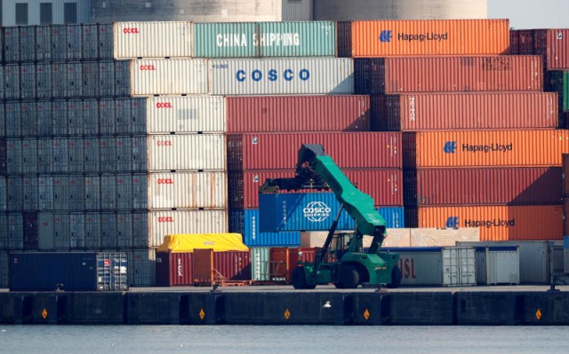 الولايات المتحدة تبقي الرسوم الجمركية المفروضة على الواردات الصينية