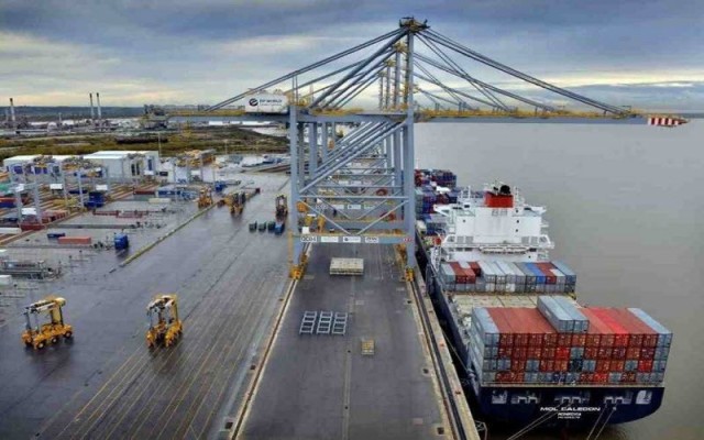 تجارة دبي الخارجية ترتفع 7% في الربع الأول