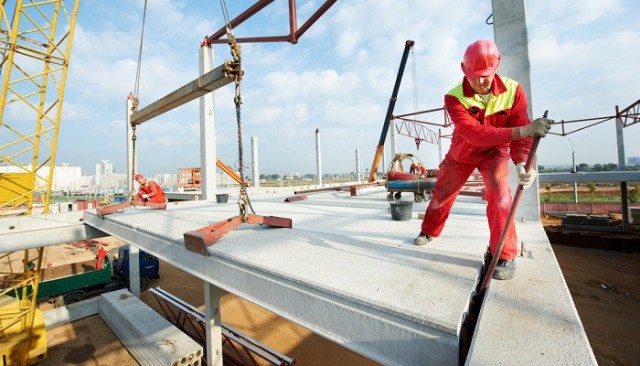 عدد شركات المقاولات يرتفع بالسعودية وتراجع أعداد العاملين فيها