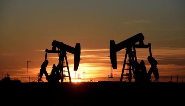 Oil prices rise with renewed concerns to decline demand for crude