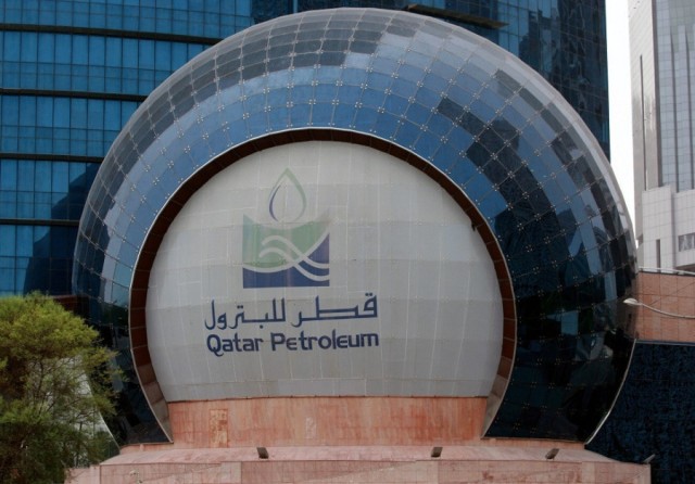 Qatar Petroleum is selling dollars on 4 slices