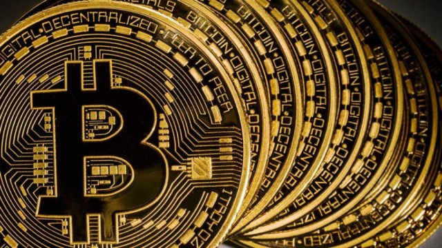 العملات الرقمية تتحول من الخسارة إلى مكاسب صاروخية