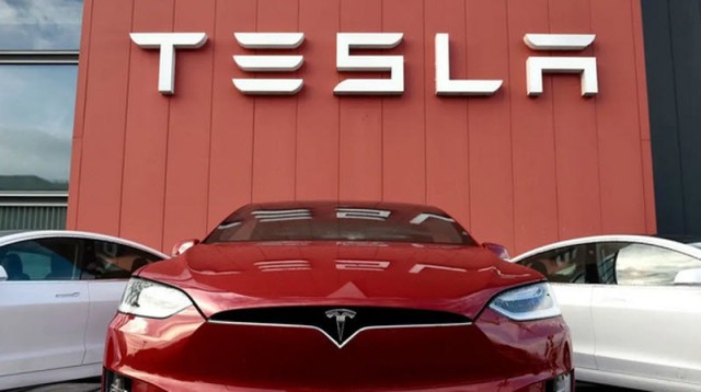 Tesla shares record trading