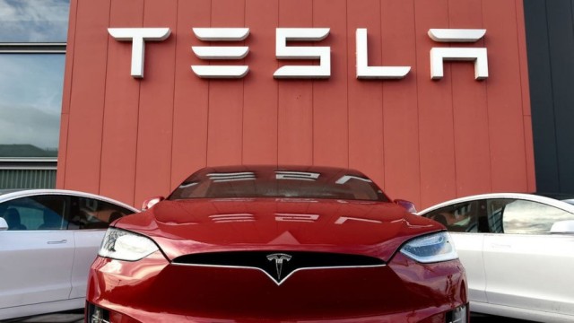 "Tesla" achieves record profits in the first quarter