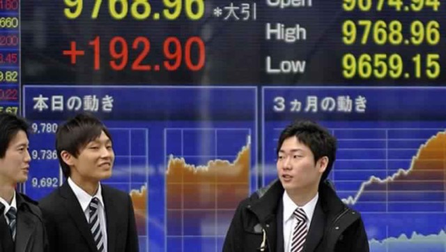 The Nikkei records its first annual decline in 3 years