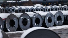 رسمياً.. ترمب يفرض تعريفات جمركية 25% على واردات الصلب والألمنيوم