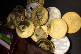 بيتكوين يتراجع إلى 63,000 دولار مع مخاوف أسعار الفائدة