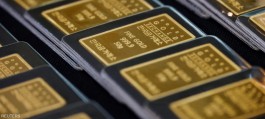 الذهب يتخلى عن ذروة 10 أسابيع بسبب عمليات جني الأرباح