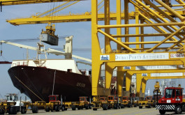 "دبي العالمي": كمية الحاويات بالميناء ترتفع 0.5% بالنصف الأول