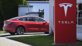 تحذيرات بشأن فقدان "تسلا" لمكانتها السوقية 