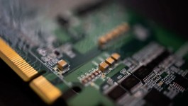 واشنطن تسمح ببيع 70 ألف شريحة ذكاء اصطناعي للسعودية والإمارات