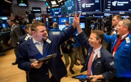 US stock futures steady ahead of key earnings reports