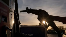 Gasoline price surge triggers sharp acceleration in US inflation in March