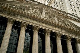 US stocks rise as Wall Street cuts interest rate bets