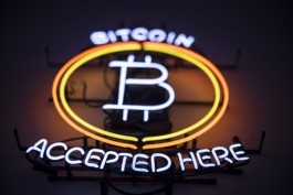 Bitcoin fluctuates between $63,000 and $65,500
