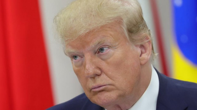 "الكريسماس" ينقذ منتجات الصين من رسوم ترمب "مؤقتاً"