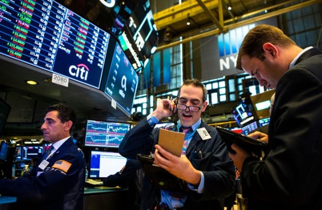 قطاع الرقائق يدفع ستاندرد آند بورز 500 للإغلاق عند مستويات قياسية