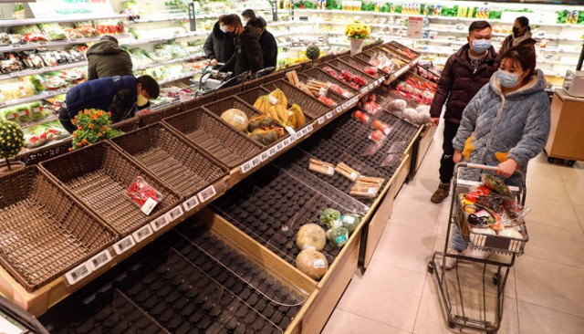 تقرير: أسعار الغذاء العالمية في خطر بسبب حمى الشراء