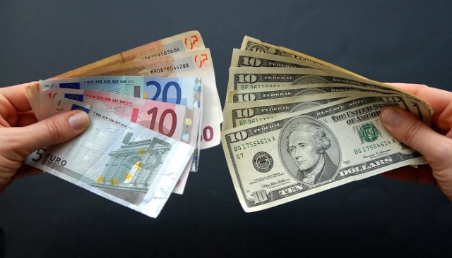 اليورو في أدنى مستوياته منذ 20 عاماً أمام الدولار