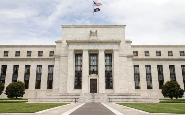 الفيدرالي الأمريكي يُثبت أسعار الفائدة