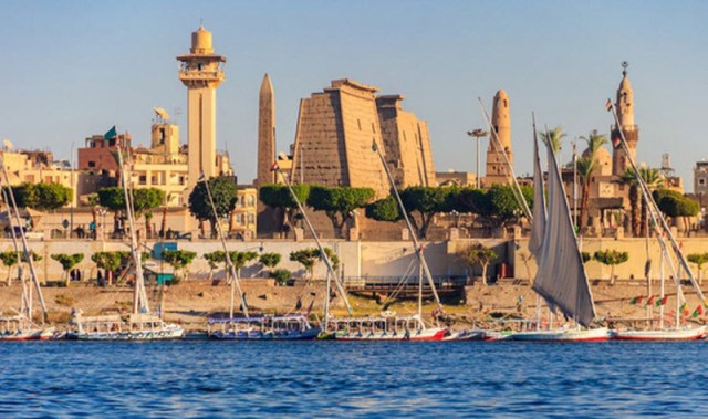 كورونا تعصف بالسياحة المصرية في 2020