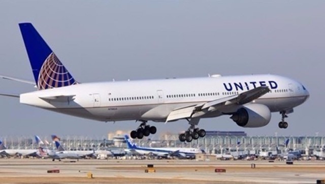 "يونايتد إيرلاينز" قد تستغني عن نصف موظفيها
