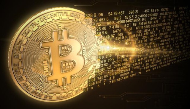 "بيتكوين" تعاود الارتفاع وتلامس 17 ألف دولار