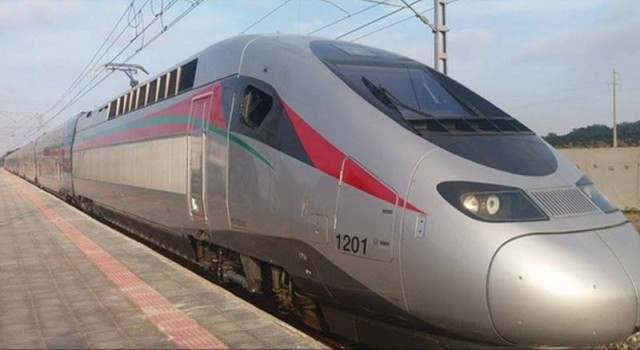 An Egyptian train arrives in Aswan in 4 hours