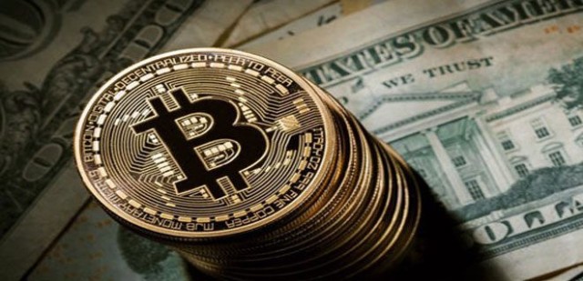 «بتكوين» تصل لأعلى مستوى منذ عام