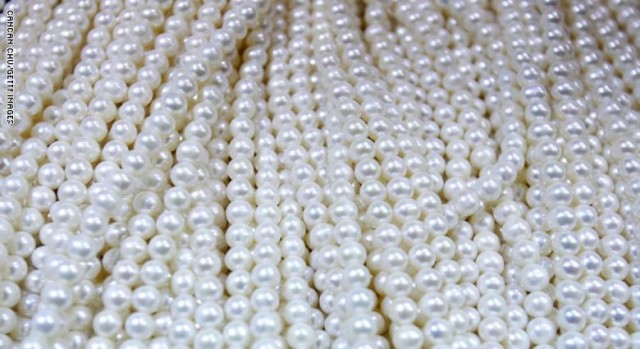تجارة اللؤلؤ تحقق 8.2 مليار درهم  في 6 أشهر