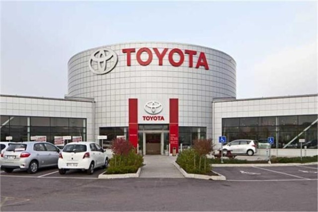 Production cuts bring Toyota stock to a 3-week low
