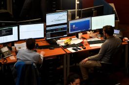 الأسهم الأوروبية تكتسي بالأخضر في مستهل تعاملات الأربعاء