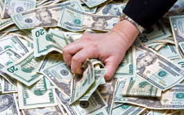 مليونيرات الإمارات يقتربون من 15 ألفــاً