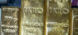 Gold is on tenterhooks... Powell's words could determine the direction.
