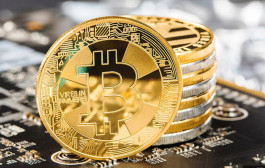 "بيتكوين" تقترب من 25 ألف دولار