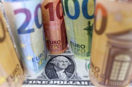 The euro is under negative pressure due to escalating tensions in the Strait of Hormuz.