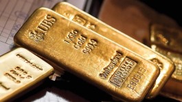 Gold shines amid weak economic data, rate cut expectations