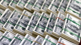 Global foreign exchange reserves lose a trillion dollars