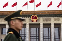 الصين تفاجئ العالم: أسهمها تتفوق على وول ستريت والأسواق العالمية في 2025