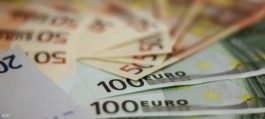 The euro continues to decline as the US-China summit gets underway.