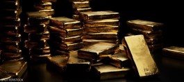 Gold prices are stable amid continued uncertainty surrounding Iran and interest rates.