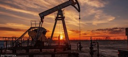 Oil prices rose after a drop in US inventories and escalating geopolitical tensions surrounding Venezuela.
