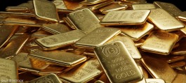 Gold is approaching $4400, supported by a weaker dollar... Will it continue its gains?