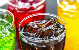 السعودية تؤجل الضريبة الانتقائية على المشروبات المُحلاة