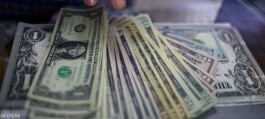 The US dollar is declining again and is heading for its seventh consecutive daily loss.